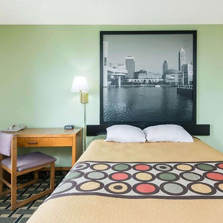 Super 8 By Wyndham Twinsburg/Cleveland Area Hotel Exterior photo