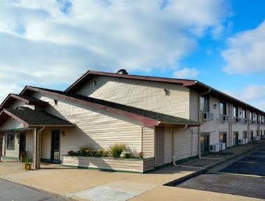 Super 8 By Wyndham Twinsburg/Cleveland Area Hotel Exterior photo